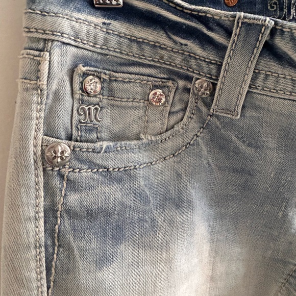 MISS ME LONG SHORTS-CAPRIS/SIZE 26US/LIGHT BLUE WASH/GREAT CONDITION!! - Picture 3 of 7